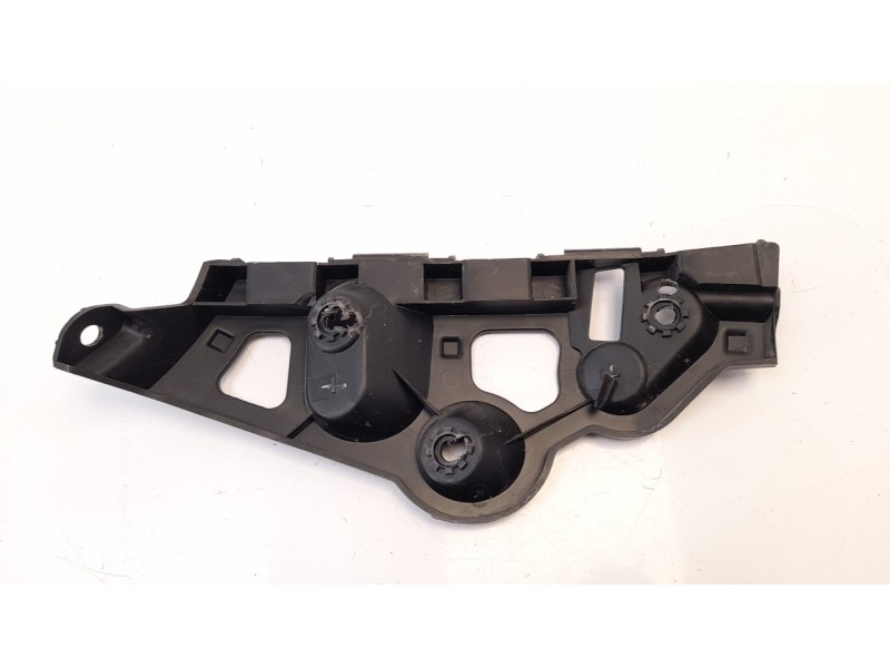 Recambio de molduras traseras para dacia sandero 0.9 tce cat referencia OEM IAM 850454077R  