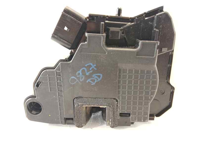 Recambio de cerradura puerta delantera derecha para ssangyong tivoli limited 4x2 referencia OEM IAM 7122035000  