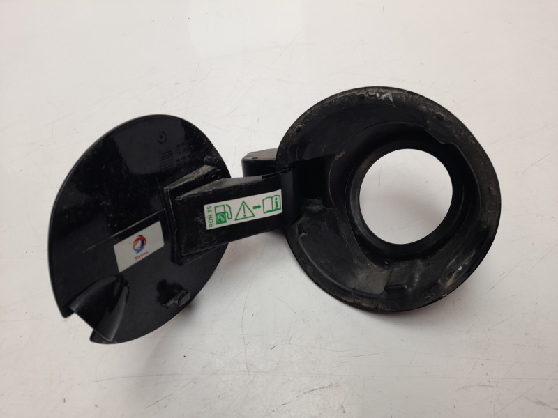 Recambio de tapa exterior combustible para peugeot 208 style referencia OEM IAM 6973905980 643232 