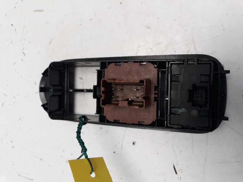 Recambio de mando elevalunas delantero izquierdo para dacia duster 1.5 dci diesel fap cat referencia OEM IAM 254111342R  