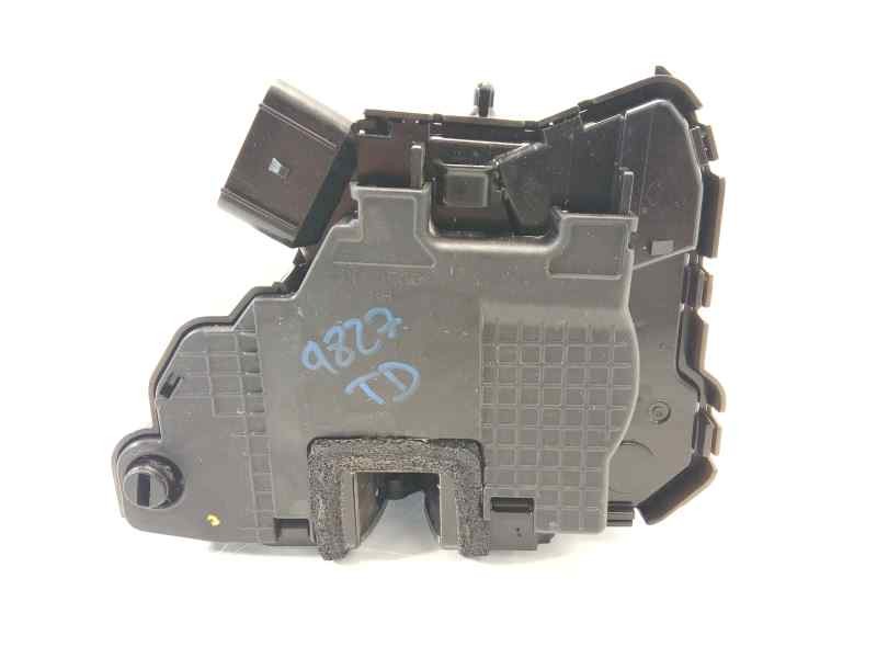 Recambio de cerradura puerta trasera derecha para ssangyong tivoli limited 4x2 referencia OEM IAM 7132035001  