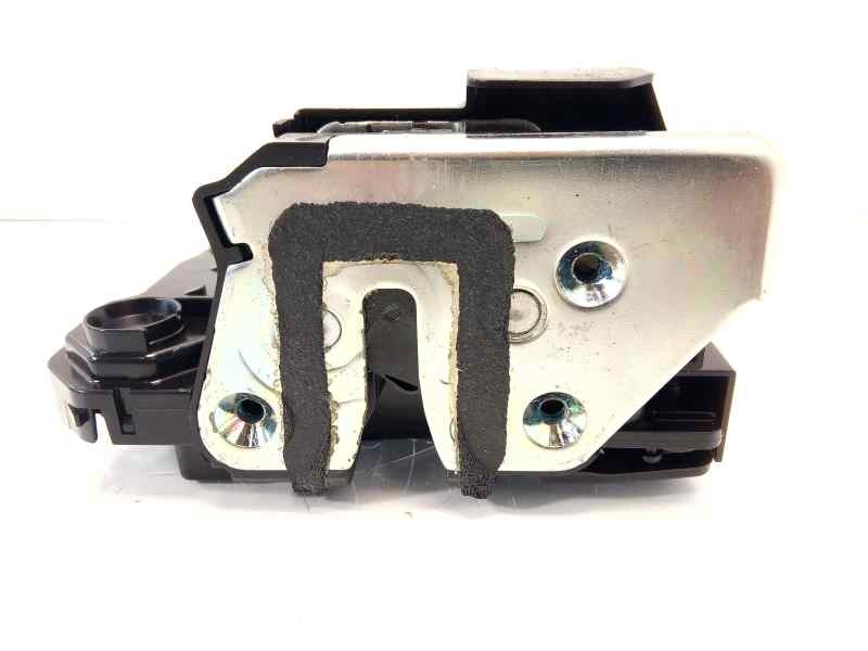 Recambio de cerradura puerta trasera derecha para ssangyong tivoli limited 4x2 referencia OEM IAM 7132035001  