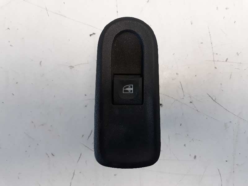 Recambio de mando elevalunas trasero derecho para dacia duster 1.5 dci diesel fap cat referencia OEM IAM   