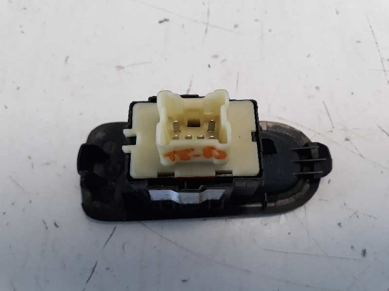 Recambio de mando elevalunas trasero derecho para dacia duster 1.5 dci diesel fap cat referencia OEM IAM   