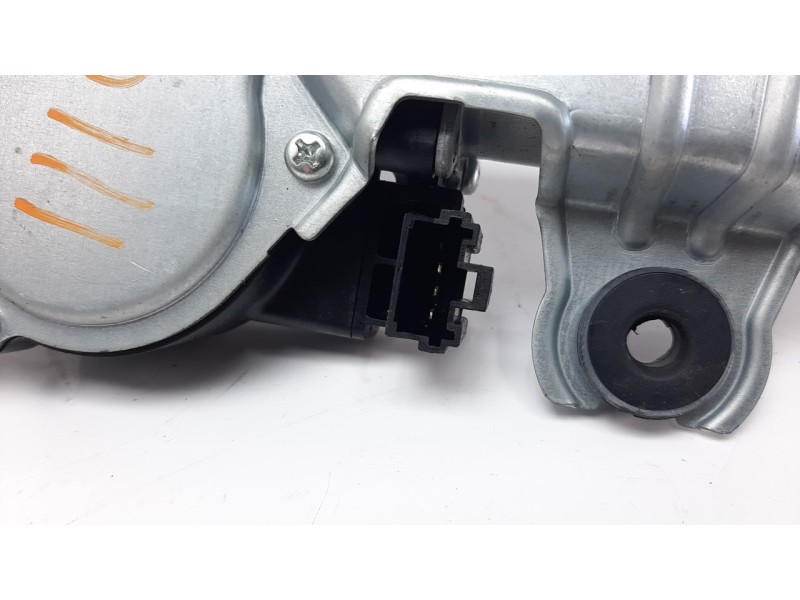 Recambio de motor limpia trasero para ssangyong tivoli 1.6 turbodiesel cat referencia OEM IAM 8611035000  