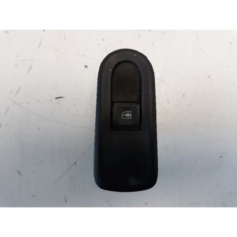 Recambio de mando elevalunas trasero izquierdo para dacia duster 1.5 dci diesel fap cat referencia OEM IAM   