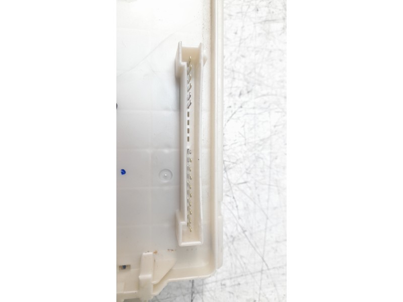 Recambio de caja reles / fusibles para mitsubishi l 200 (kl0/kj0) 2.2 di-d cat referencia OEM IAM 8565A499  