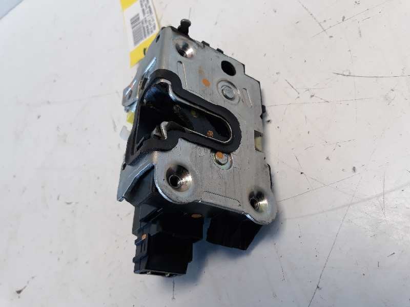 Recambio de cerradura puerta trasera derecha para dacia duster 1.5 dci diesel fap cat referencia OEM IAM 825029556R  
