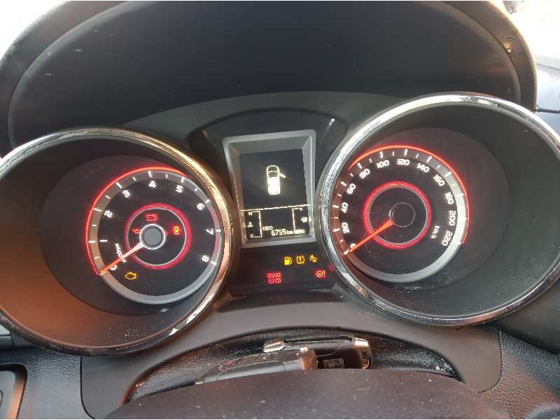 Recambio de cuadro instrumentos para ssangyong tivoli limited 4x2 referencia OEM IAM 8024035750  