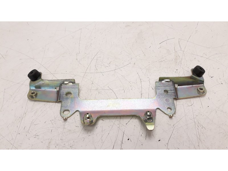 Recambio de moldura para yamaha mt-07 referencia OEM IAM BAT2113100  