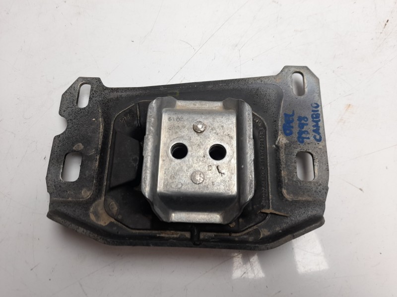 Recambio de soporte cambio para opel grandland x 1.2 referencia OEM IAM 9812667680  
