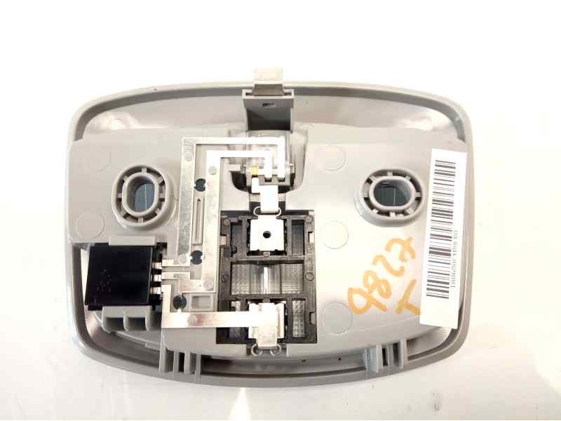 Recambio de luz interior para ssangyong tivoli limited 4x2 referencia OEM IAM 8372034000  