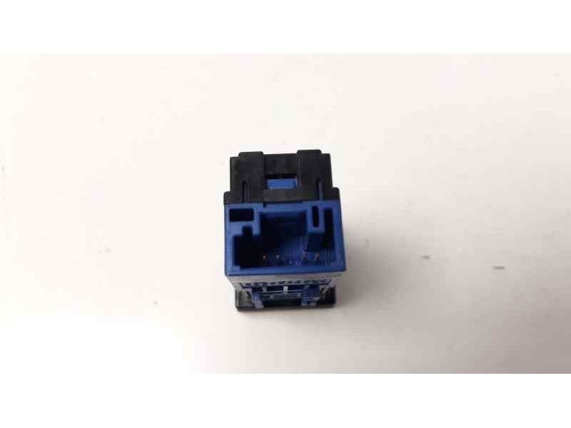 Recambio de interruptor para toyota yaris hybrid active referencia OEM IAM M71047  