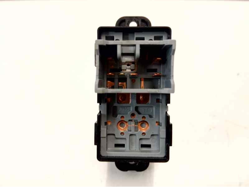 Recambio de mando elevalunas trasero derecho para ssangyong tivoli limited 4x2 referencia OEM IAM 8585035000  