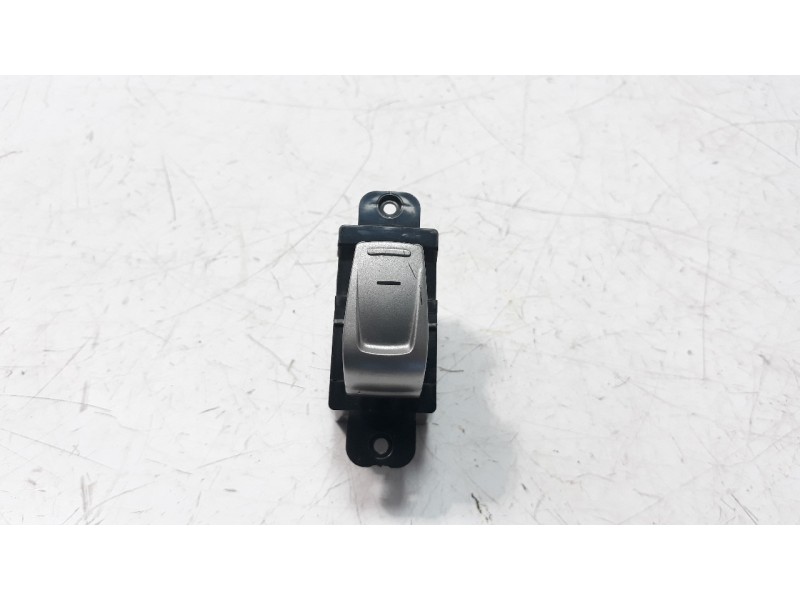 Recambio de mando elevalunas delantero derecho para ssangyong tivoli 1.6 turbodiesel cat referencia OEM IAM 8585035000  