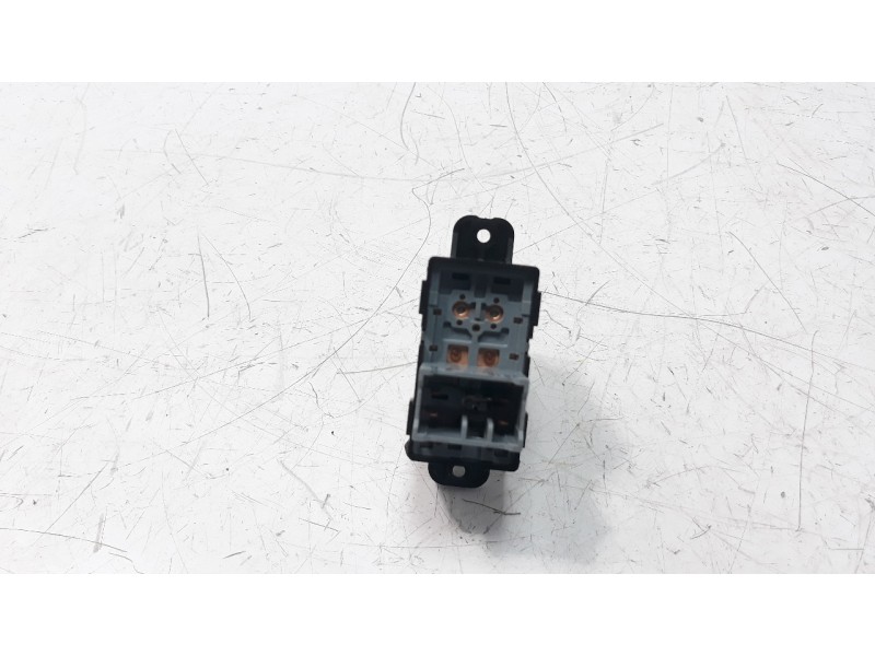 Recambio de mando elevalunas delantero derecho para ssangyong tivoli 1.6 turbodiesel cat referencia OEM IAM 8585035000  