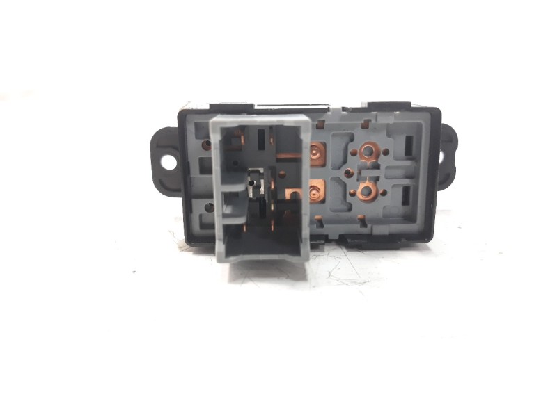 Recambio de mando elevalunas trasero derecho para ssangyong tivoli 1.6 turbodiesel cat referencia OEM IAM 8585035000  