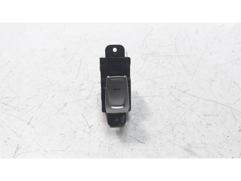 Recambio de mando elevalunas trasero izquierdo para ssangyong tivoli 1.6 turbodiesel cat referencia OEM IAM 8585035000  
