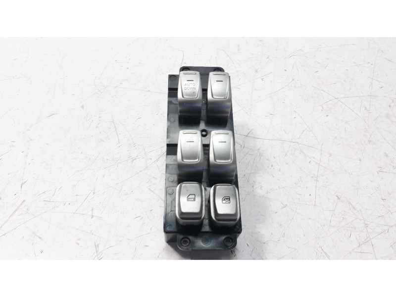 Recambio de mando elevalunas delantero izquierdo para ssangyong tivoli 1.6 turbodiesel cat referencia OEM IAM 8581135000  