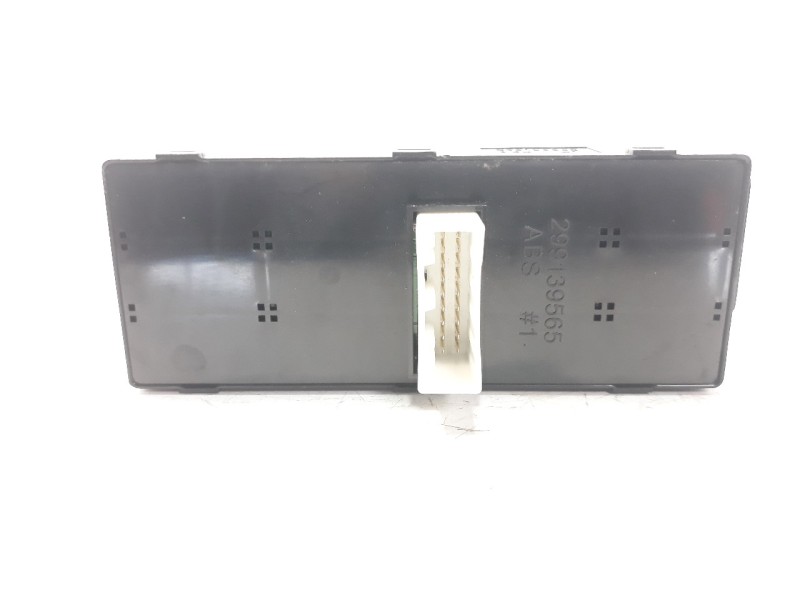 Recambio de mando elevalunas delantero izquierdo para ssangyong tivoli 1.6 turbodiesel cat referencia OEM IAM 8581135000  