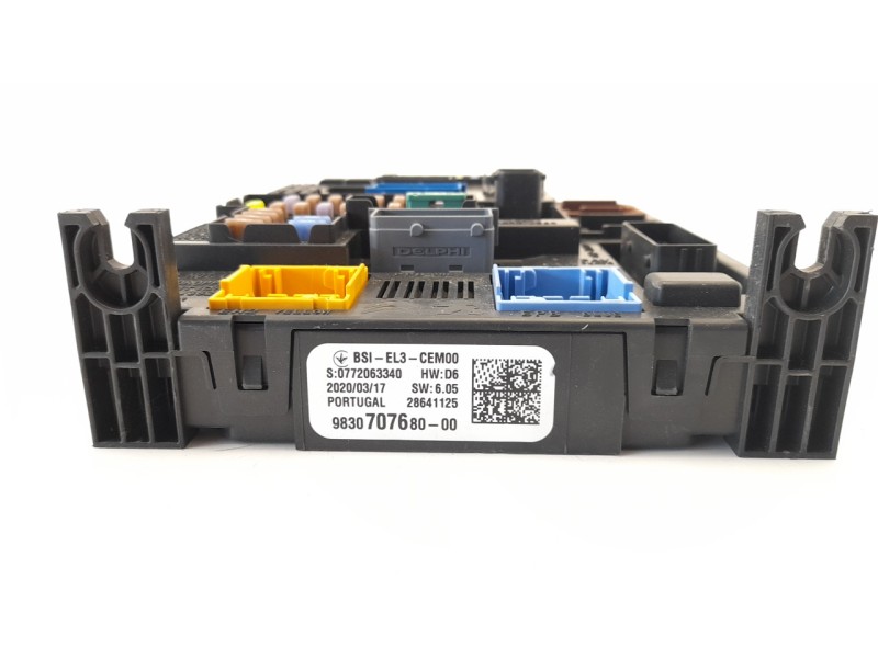 Recambio de caja reles / fusibles para opel corsa f 1.2 referencia OEM IAM 9830707680  