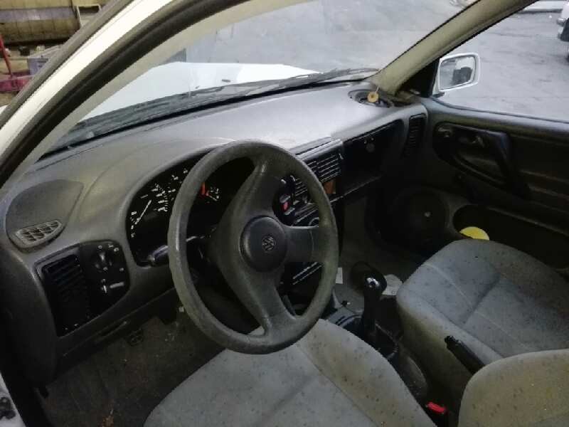 volkswagen polo berlina (6n1) del año 1996