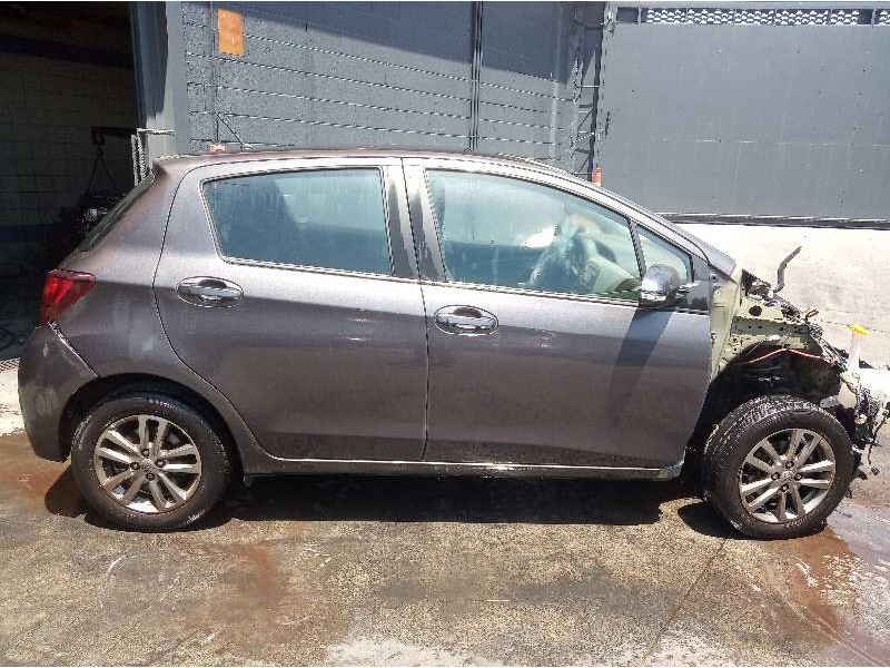 toyota yaris del año 2016