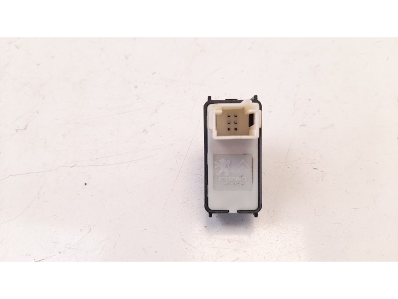 Recambio de mando elevalunas trasero derecho para opel corsa f 1.2 referencia OEM IAM 98044803ZD IAF070007CP 