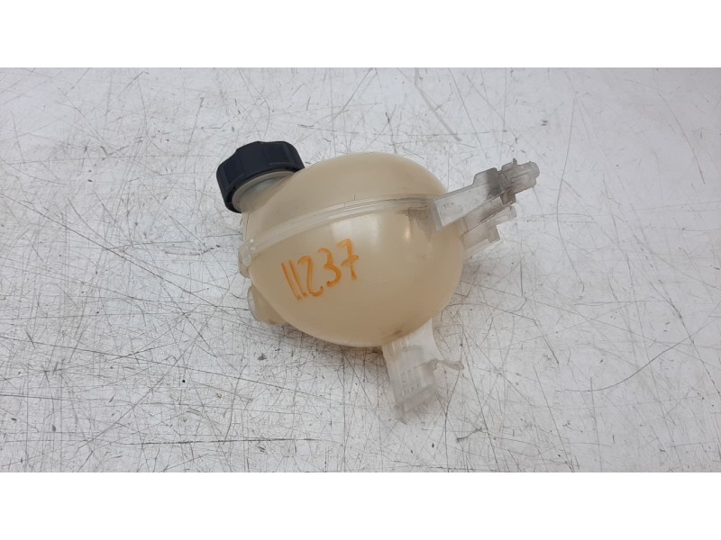 Recambio de deposito expansion para peugeot 2008 (--.2013) 1.2 12v e-thp referencia OEM IAM 9800777280  