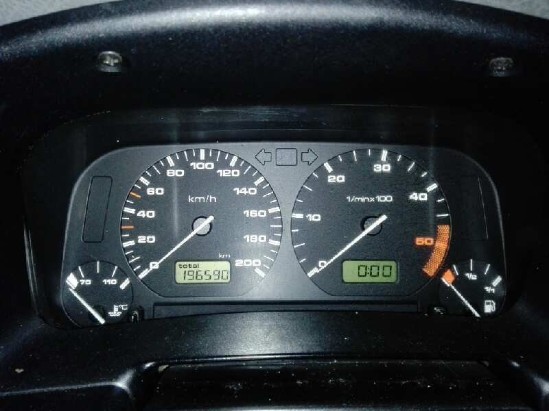 volkswagen polo berlina (6n1) del año 1996