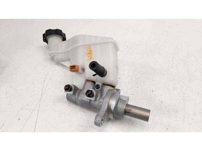 Recambio de bomba freno para hyundai i30 (gd) 1.4 cat referencia OEM IAM 58510A5200  