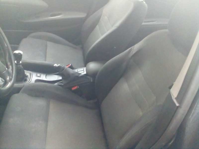 nissan primera berlina (p12) del año 2003