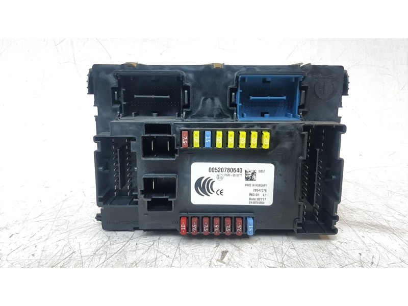 Recambio de caja reles / fusibles para jeep renegade 1.6 m-jet cat referencia OEM IAM 520780640  