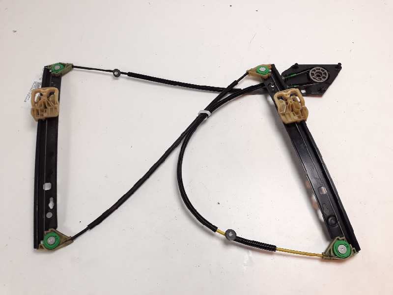 Recambio de elevalunas delantero derecho para audi a1 (8x) attraction referencia OEM IAM 8X3837462 106022716 