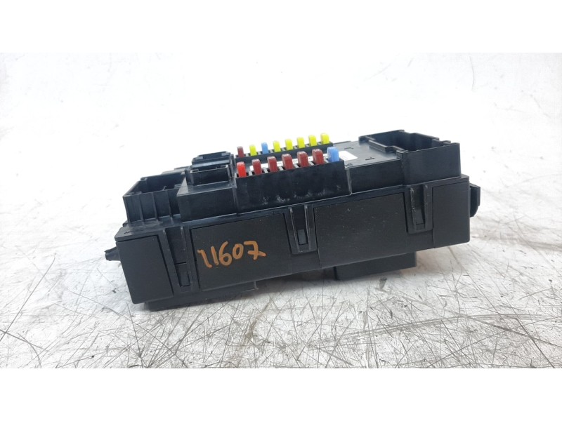 Recambio de caja reles / fusibles para jeep renegade 1.6 m-jet cat referencia OEM IAM 520780640  