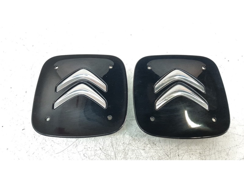 Recambio de tapacubos para citroen c3 feel referencia OEM IAM 98031813XY  
