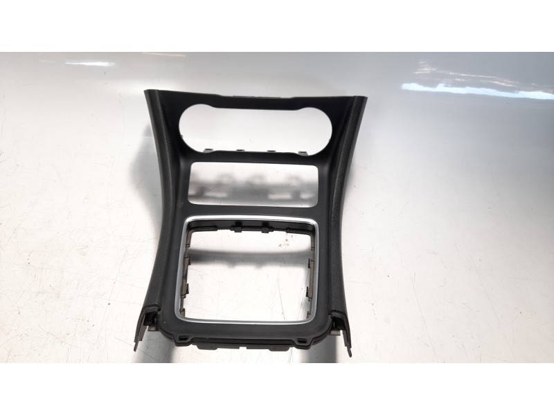 Recambio de moldura para mercedes-benz clase a (w176) 1.5 cdi cat referencia OEM IAM A1766800871  