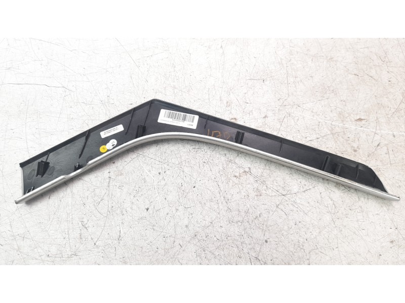 Recambio de moldura para land rover evoque 2.2 sd4 cat referencia OEM IAM BJ32044E07AB  