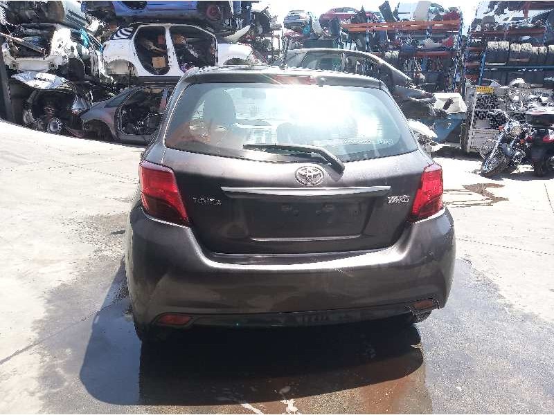 toyota yaris del año 2016