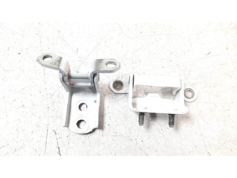 Recambio de retenedor puerta para nissan np300 pick-up (d23) 2.3 dci diesel cat referencia OEM IAM A047742  