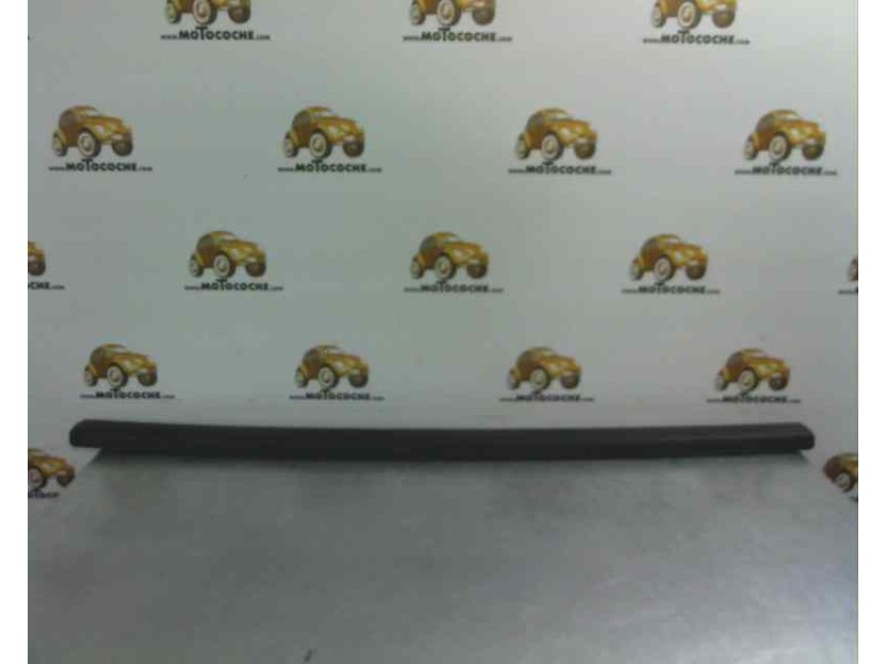 Recambio de molduras traseras para ford focus berlina (cap) referencia OEM IAM 1356654 107103615 FD4241275