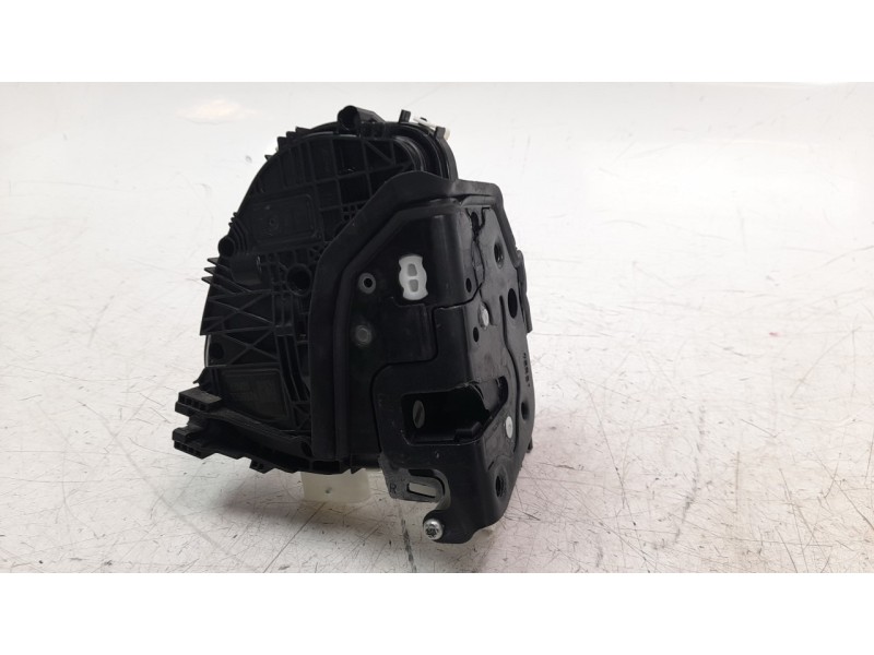 Recambio de cerradura puerta delantera derecha para audi q7 4mg referencia OEM IAM 8J1837016H  