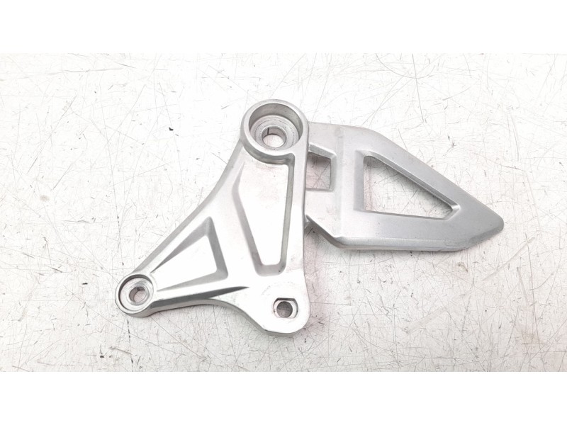 Recambio de estribo para honda cb 125 f referencia OEM IAM 50700K94T00  