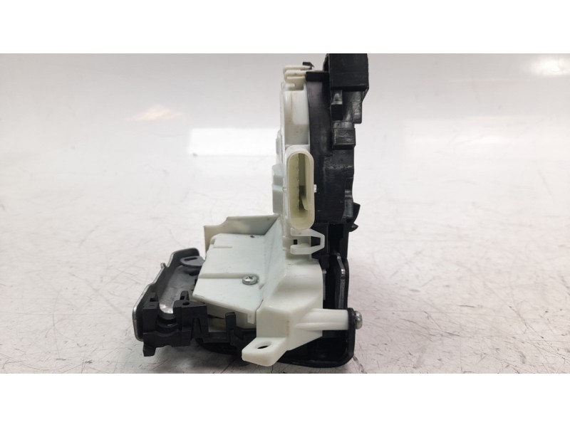 Recambio de cerradura puerta delantera derecha para audi q7 4mg referencia OEM IAM 8J1837016H  
