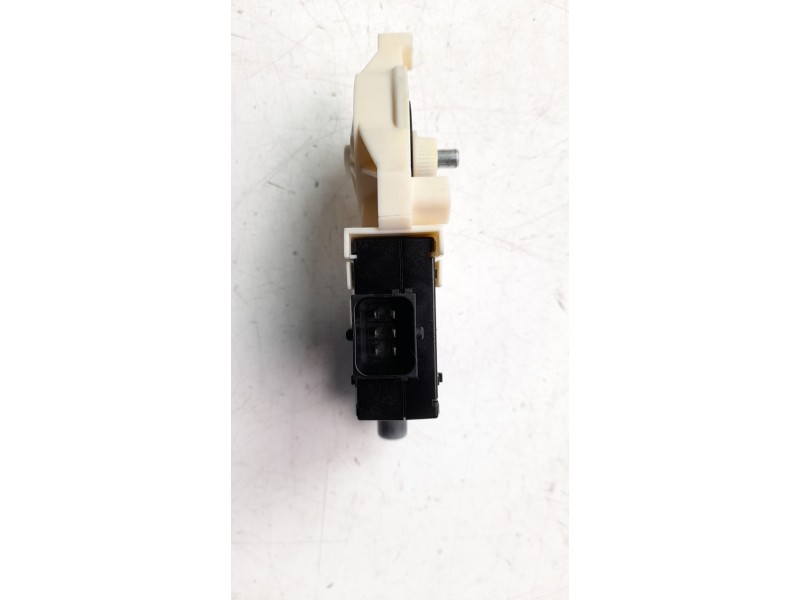 Recambio de elevalunas delantero izquierdo para jeep renegade 1.6 m-jet cat referencia OEM IAM C37722104  