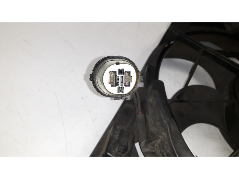 Recambio de electroventilador para ford focus berlina (cap) 1.6 tdci cat referencia OEM IAM 3M5H8C607RE  102GA224009