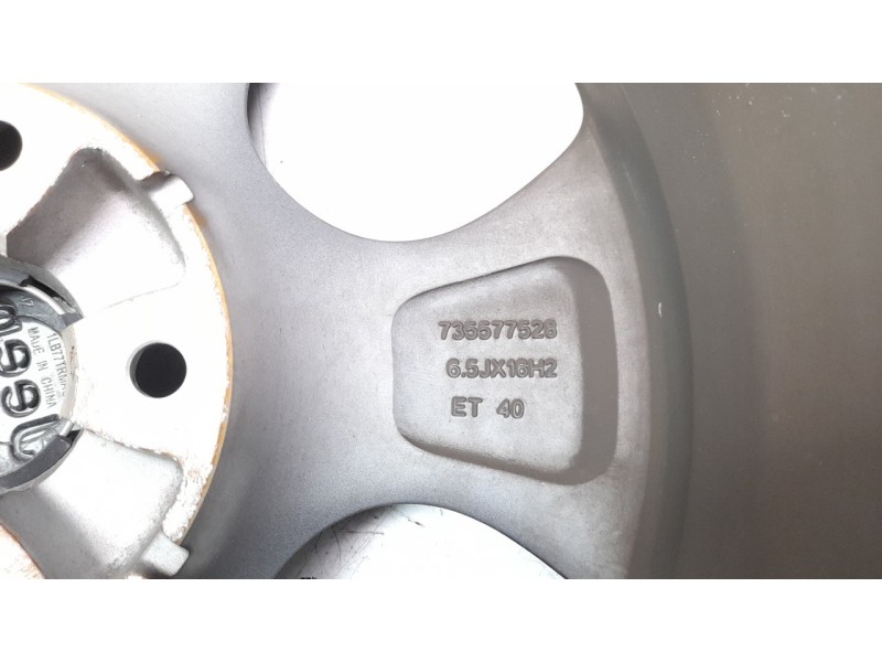 Recambio de llanta para jeep renegade 1.6 m-jet cat referencia OEM IAM 735577528  