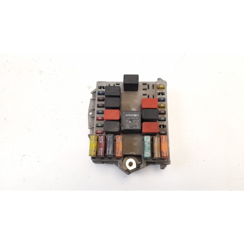 Recambio de caja reles / fusibles para fiat punto berlina (188) 1.9 diesel eco referencia OEM IAM 46760257  