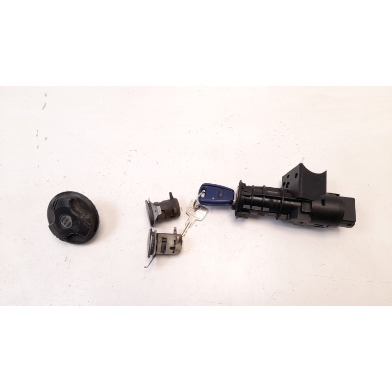 Recambio de conmutador de arranque para fiat punto berlina (188) 1.9 diesel eco referencia OEM IAM 46760767  