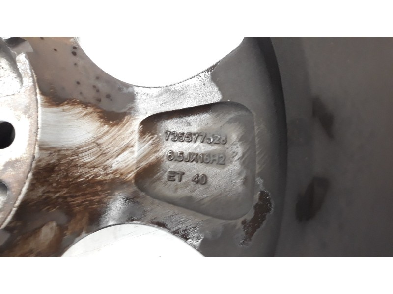 Recambio de llanta para jeep renegade 1.6 m-jet cat referencia OEM IAM 735577528  